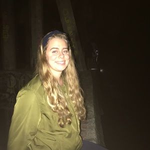 Meet your Posher, Andrea